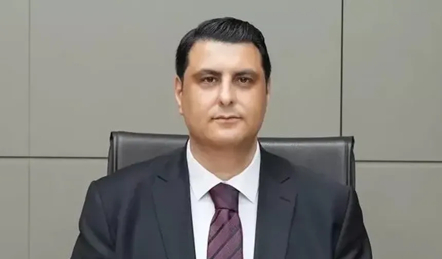 CHP'den AKP'ye geçen isimlere bir yenisi daha eklendi! Bir Belediye Başkanı daha AKP'ye geçti!
