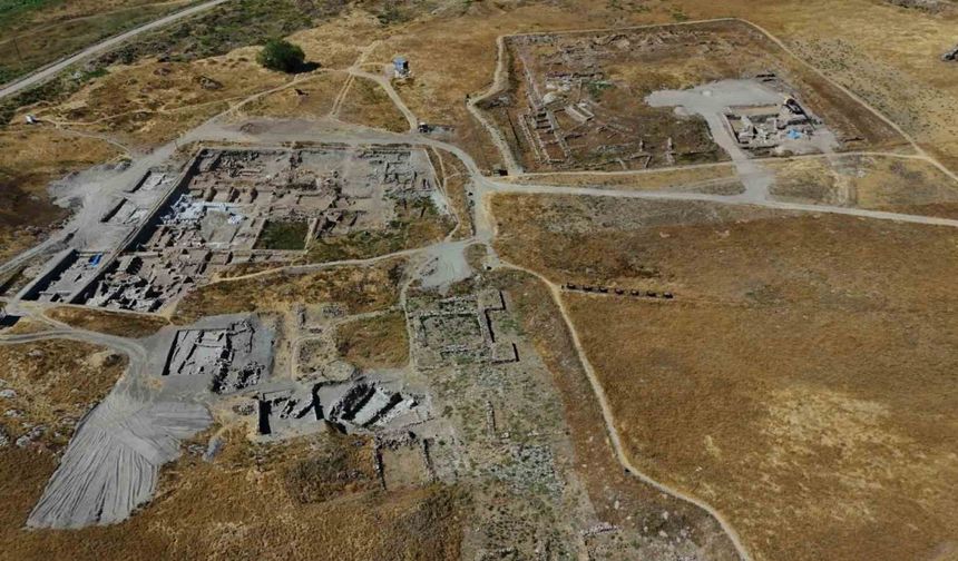 5 ülkeden arkeologlar o yeri kazmak için geldiler