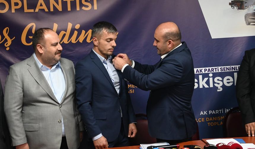 Eskişehir'de CHP'li meclis üyesi AK Parti'ye geçti