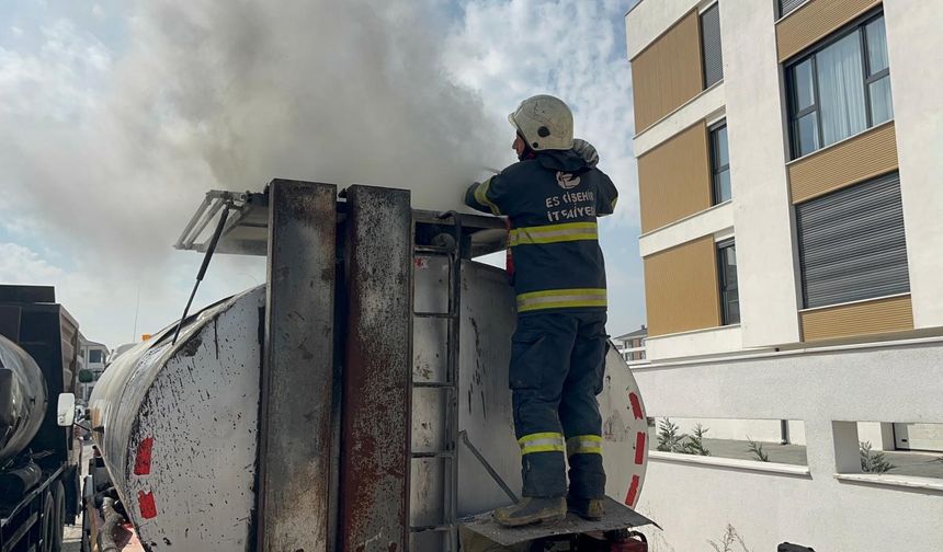 Eskişehir’de zift tankerinde yangın!