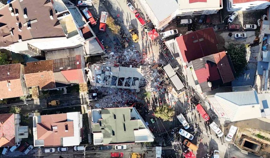 Gebze’de çöken bina havadan görüntülendi