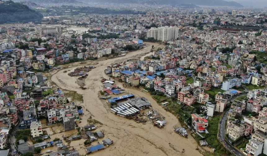 Nepal'deki sel felaketinde ölü sayısı bin 374'e yükseldi