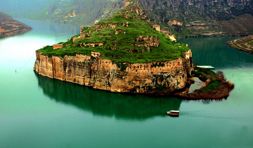 Suların ortasındaki tarih... Rumkale'nin gizemini biliyor musunuz?