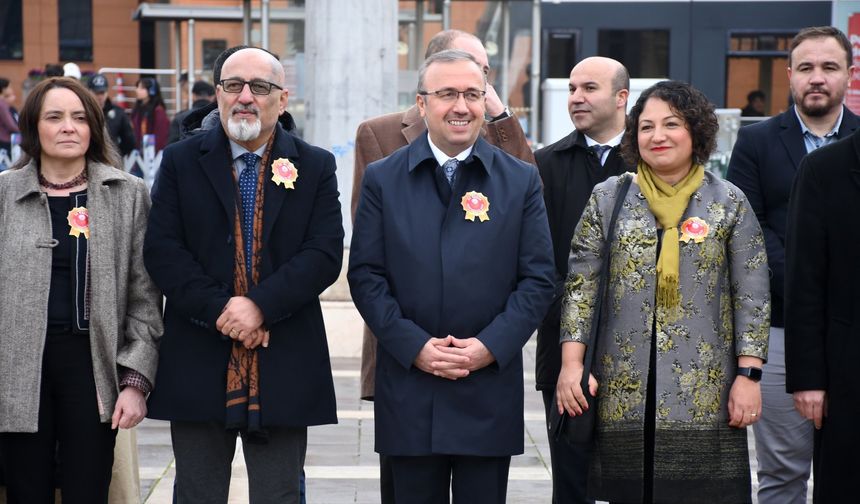 Eskişehir'de 24 Kasım Öğretmenler Günü'nde anlamlı tören