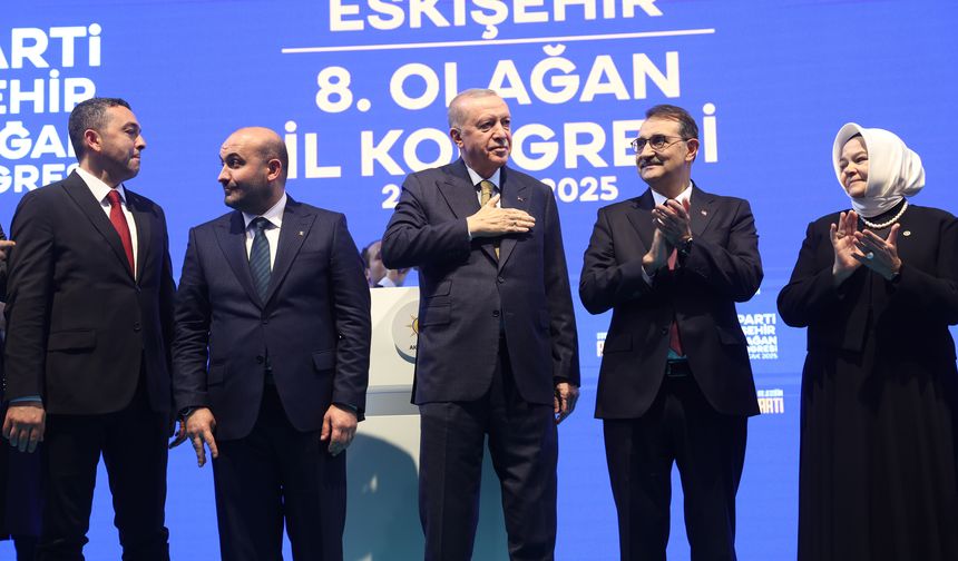 Herkes burada ama...