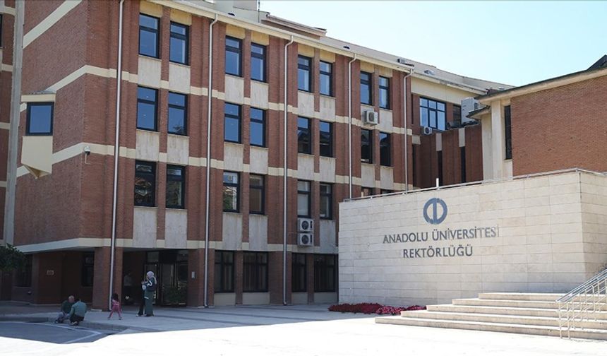 Eskişehir'deki o üniversitede ilginç mesai!