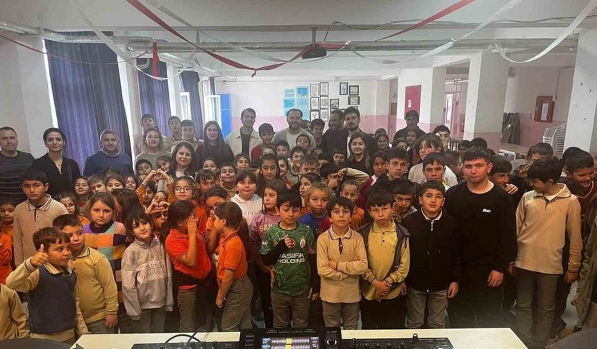 Eskişehir’de öğrenciler DJ ile buluştu