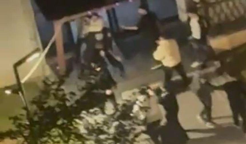 Gençler birbirine girdi, sokaklar savaş alanına döndü