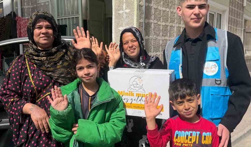 Nebi Hatipoğlu’ndan yeni doğan bebeklere destek