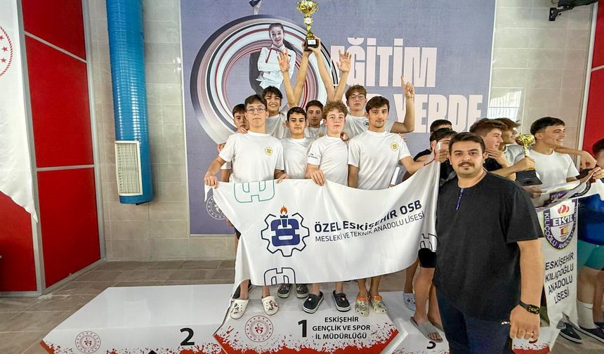 Yüzmede büyük başarı