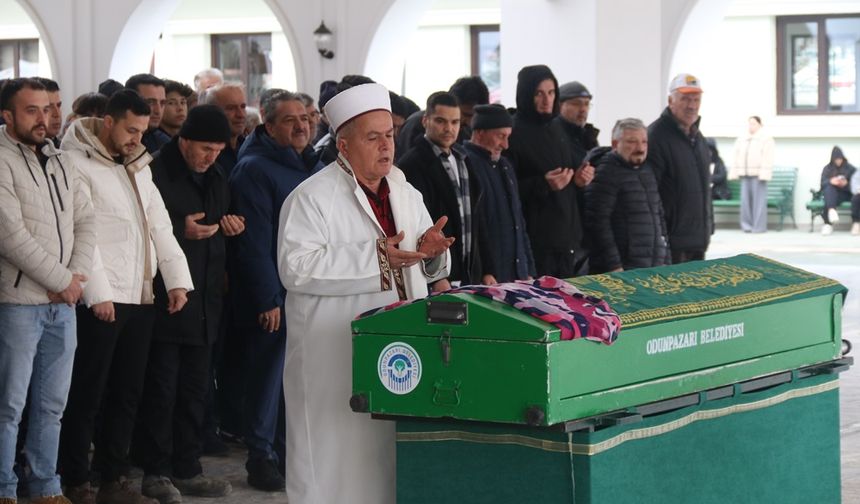 Feci kazada can veren 14 yaşındaki kız son yolculuğuna uğurlandı!