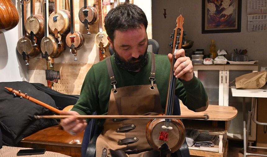 20 yıldır kabak kemane yapıyor, mirası geleceğe taşıyor