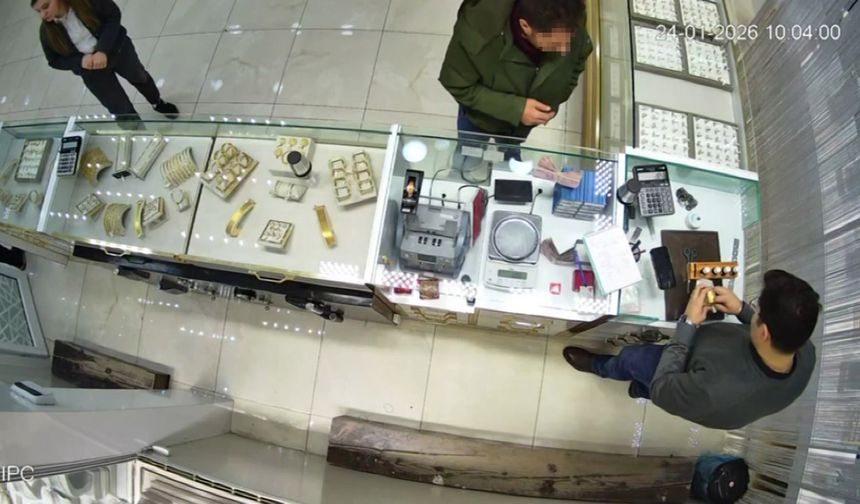 Sahte bilezikleri verip gerçek altın almak istedi!