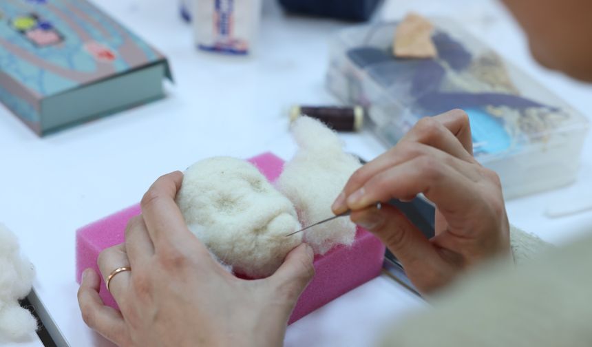 Atık kumaşlar sanata dönüşüyor