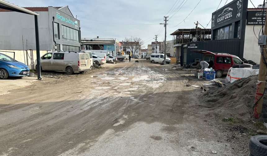Baksan’da bozuk yollar tepki çekiyor