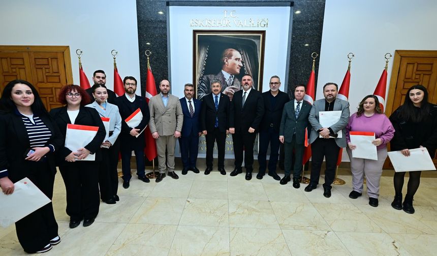 Eskişehir'de basın mensupları basın kartlarını aldı