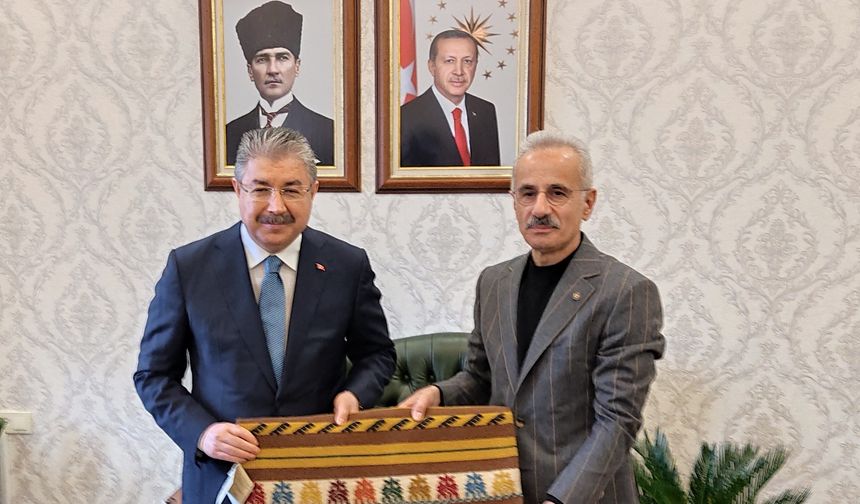 Ulaştırma ve Altyapı Bakanı Uraloğlu Eskişehir'de