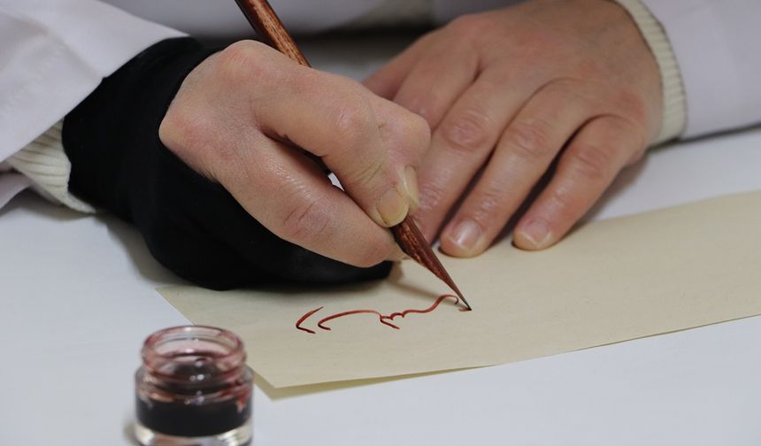 Eskişehir’de hat sanatı: Altın oranla yazılan harfler!