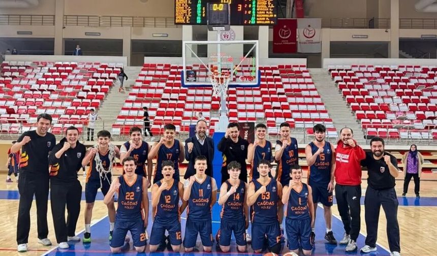 Şampiyonluk ipini göğüsledi