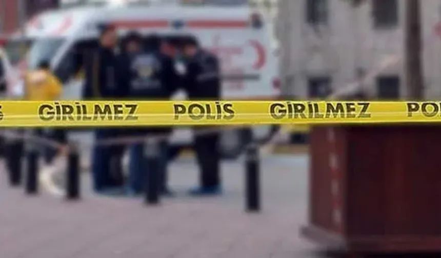 Eşini otobüs durağında öldürdü!