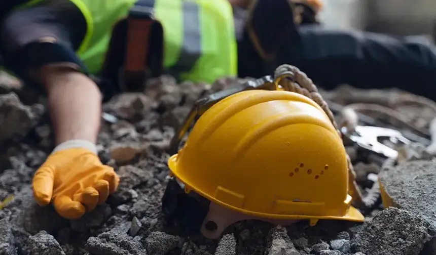 Eskişehir'de 7'nci kattan düşen işçi hayatını kaybetti!