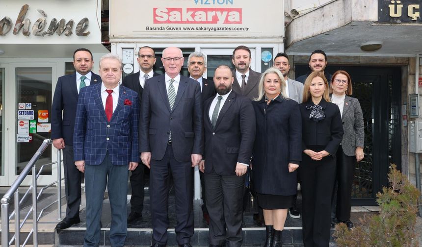 Başkan Kurt'tan gazetemize geçmiş olsun ziyareti