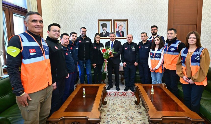 Vali Yılmaz: " Deprem gerçeği asla unutulmamalı"