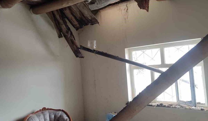 6 kişilik ailenin evi çöktü