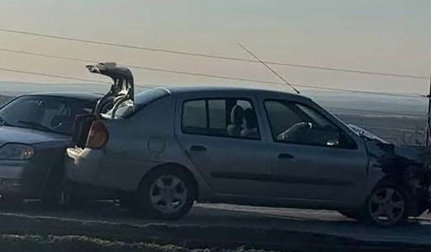 İki otomobil çarpıştı: 1 ölü