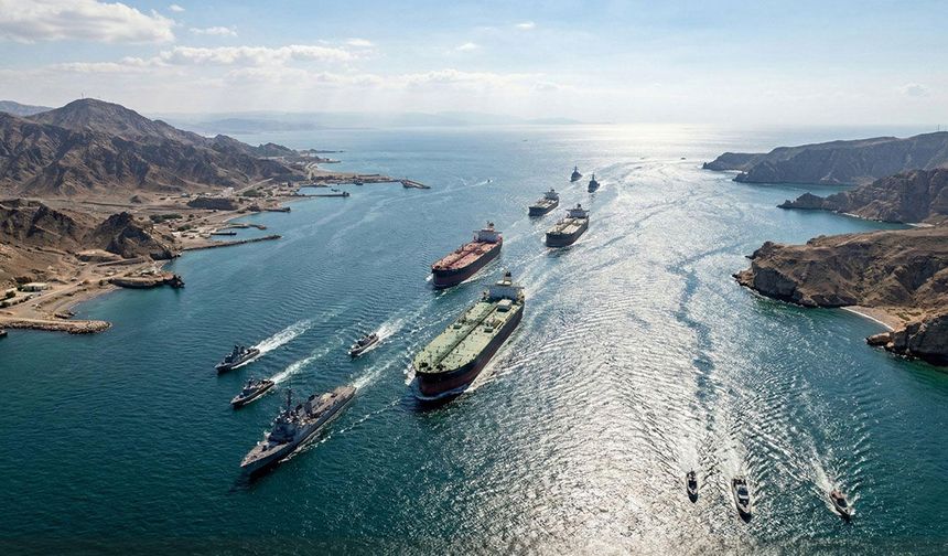 Hürmüz Boğazı'nda gerilim yükseliyor! 10 tanker vuruldu