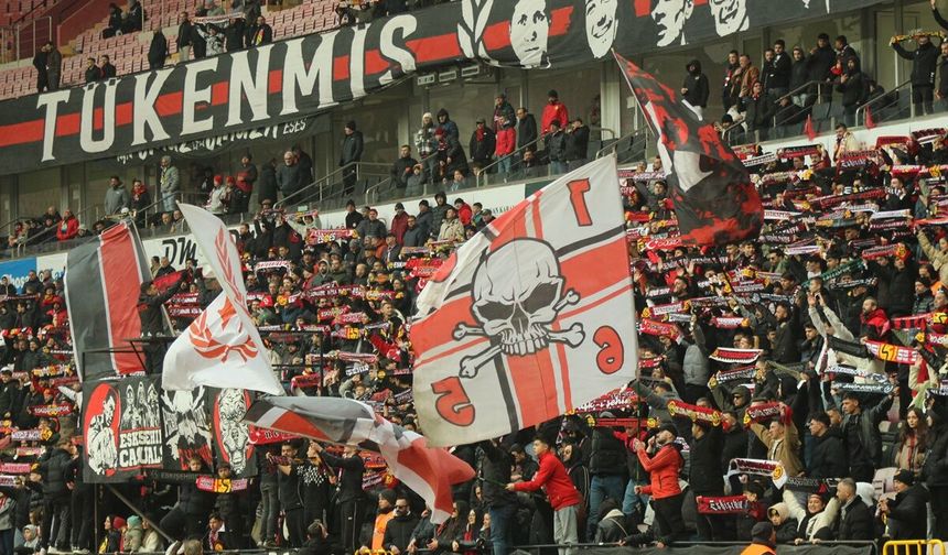 Kırmızı Şimşeklere tam destek!