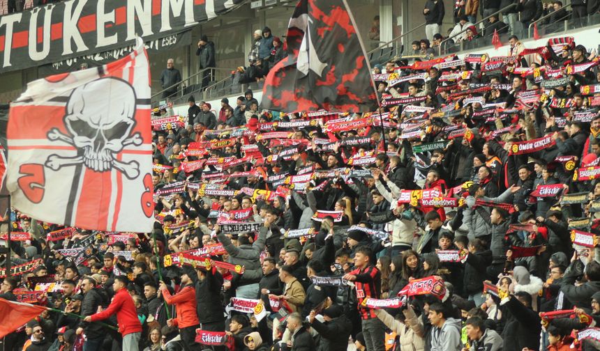 Es-Es için tribüne koş!