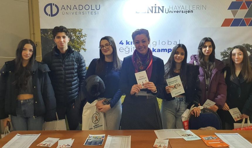 Anadolu Üniversitesi standı yoğun ilgi gördü