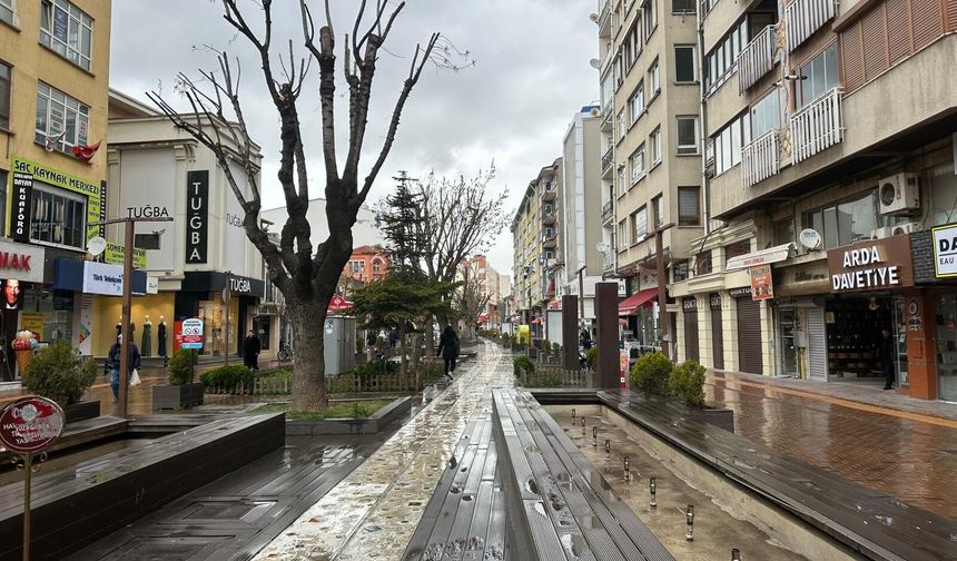 Yağış hayatı etkiledi: Eskişehir'de sakin gün!