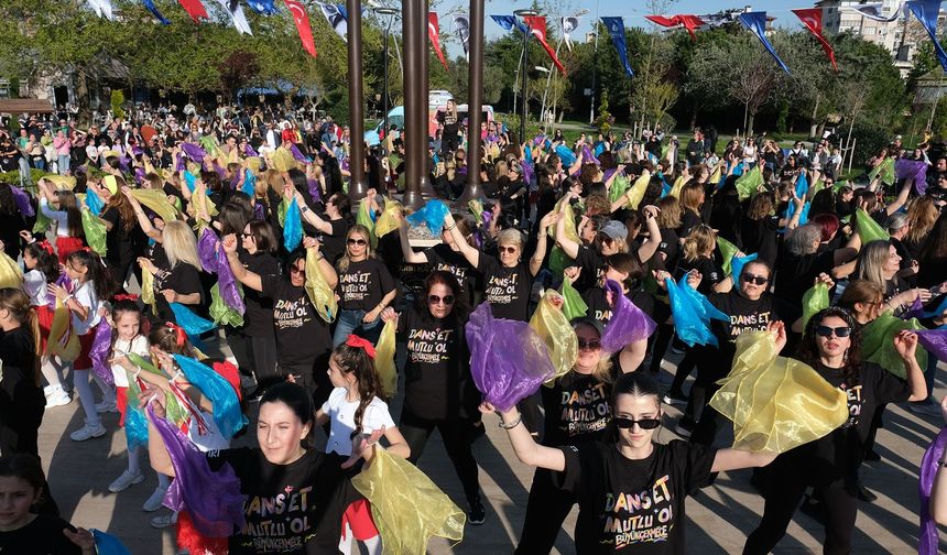 7'Den 70'e yüzlerce kişi dans etti