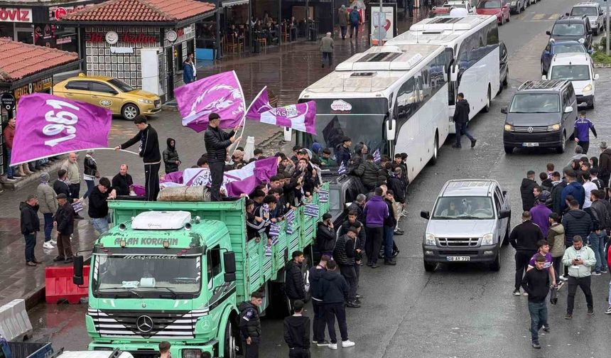 Taraftarlar kamyon kasasında maça gitti