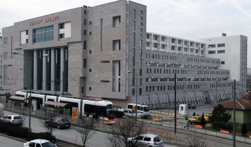 Adliye'den kaçan cezaevi firarisi polis ekiplerine teslim oldu