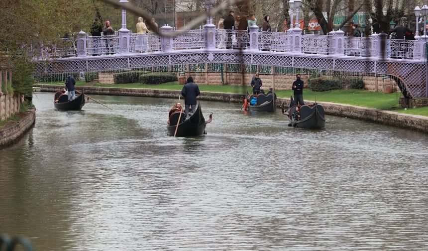 Eskişehir’de gondol turları ilgi görüyor