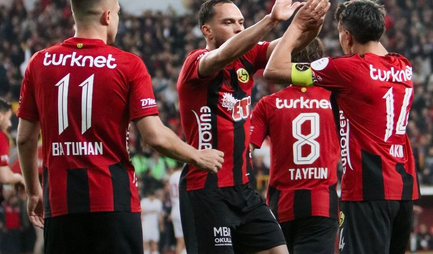 Es-Es şov yaptı: Üst tura yükseldi!