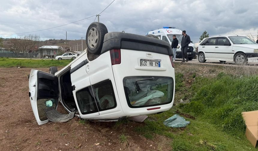 Panelvan tarım arazisine uçtu