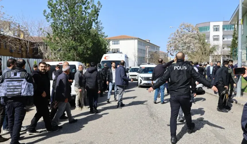 Okulda silahlı saldırı! 16 Kişi yaralandı