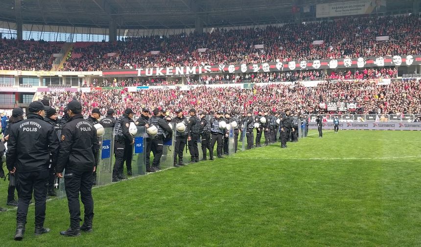 Eskişehirspor-Kütahyaspor maçı öncesi sahada gerginlik!