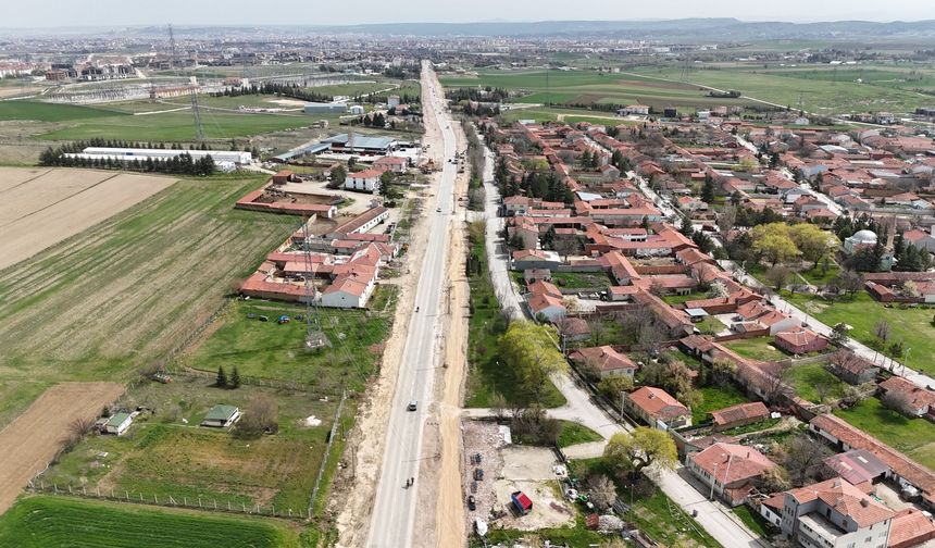Eskişehir’de yol çalışmaları hızlandı