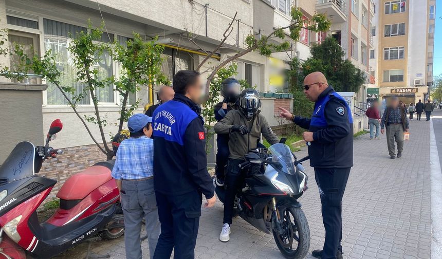 Zabıtadan yaya yolu işgaline sıkı denetim