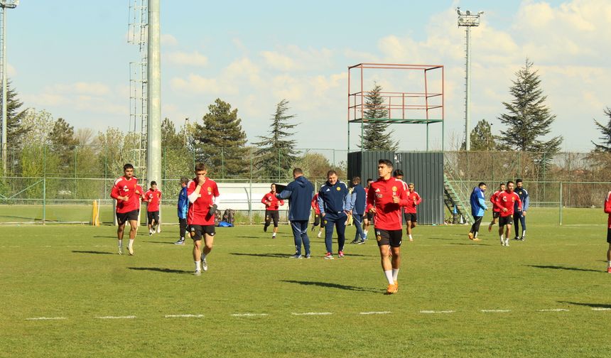 Eskişehirspor'da hedef önce Ayvalıkgücü sonra final...