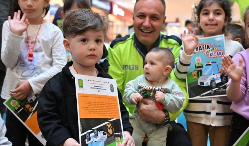 Polislerden miniklere önemli eğitim