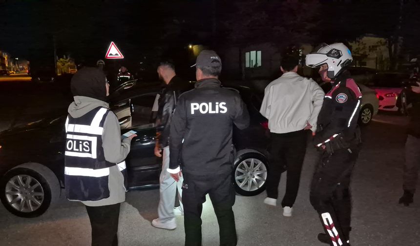 Eskişehir'de polisten asayiş uygulaması