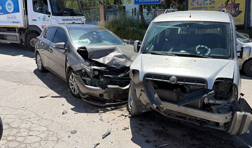 Odunpazarı’nda kaza: 1’i çocuk 5 yaralı