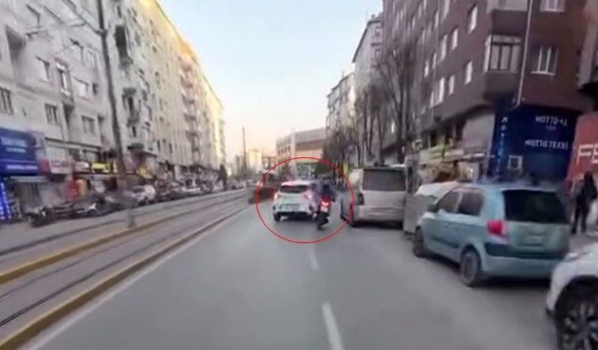 Kamera çekiyor mu dedi kaza yaptı...