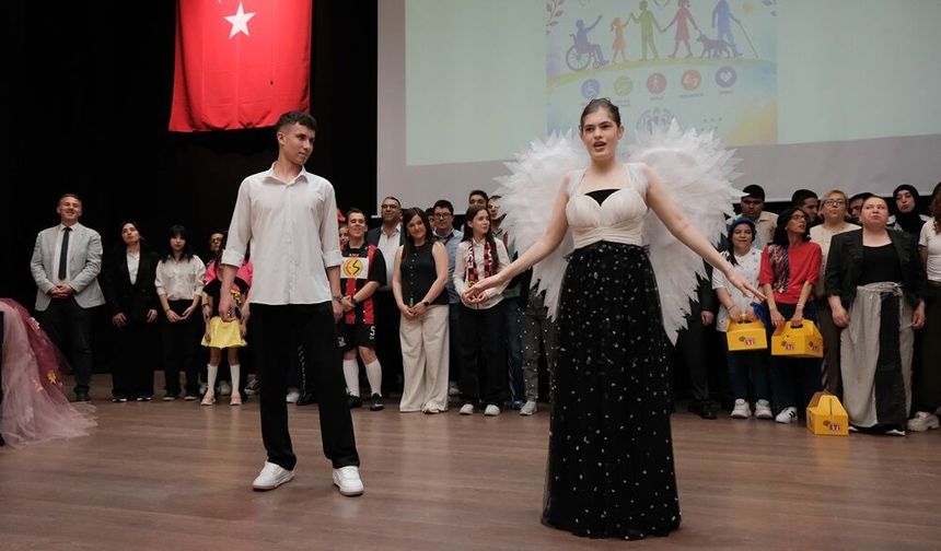 Engelleri aşan defile
